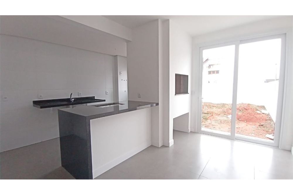 Casa à venda com 2 quartos, 125m² - Foto 4