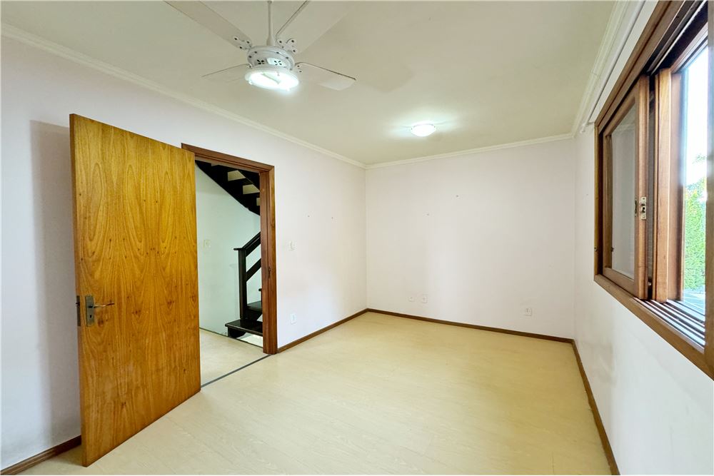 Casa à venda com 3 quartos, 130m² - Foto 11