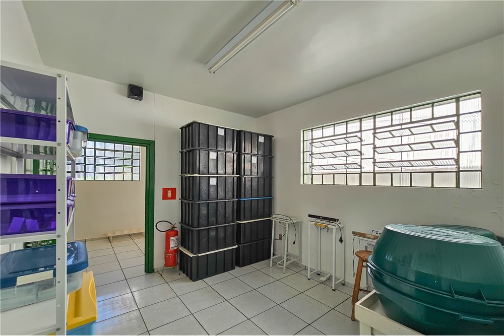 Casa à venda com 6 quartos, 250m² - Foto 8