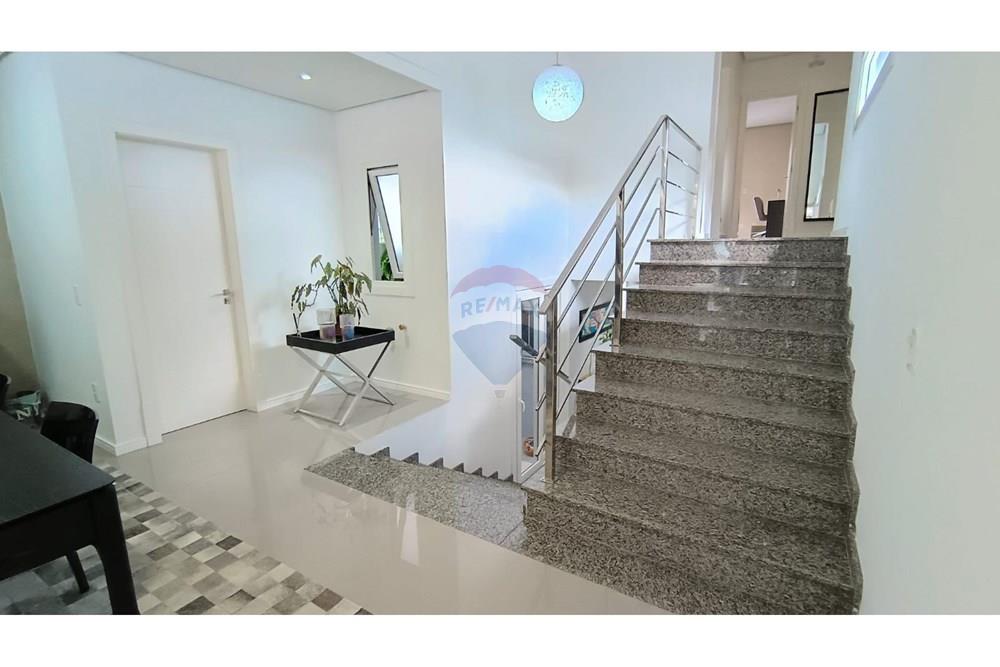 Casa - Venda - Bento Gonçalves , Rio Grande do Sul - 6b0f9fc9-6778-4895-a80a-6175f5d32bc3.jpg - Corredor - 610331032-56