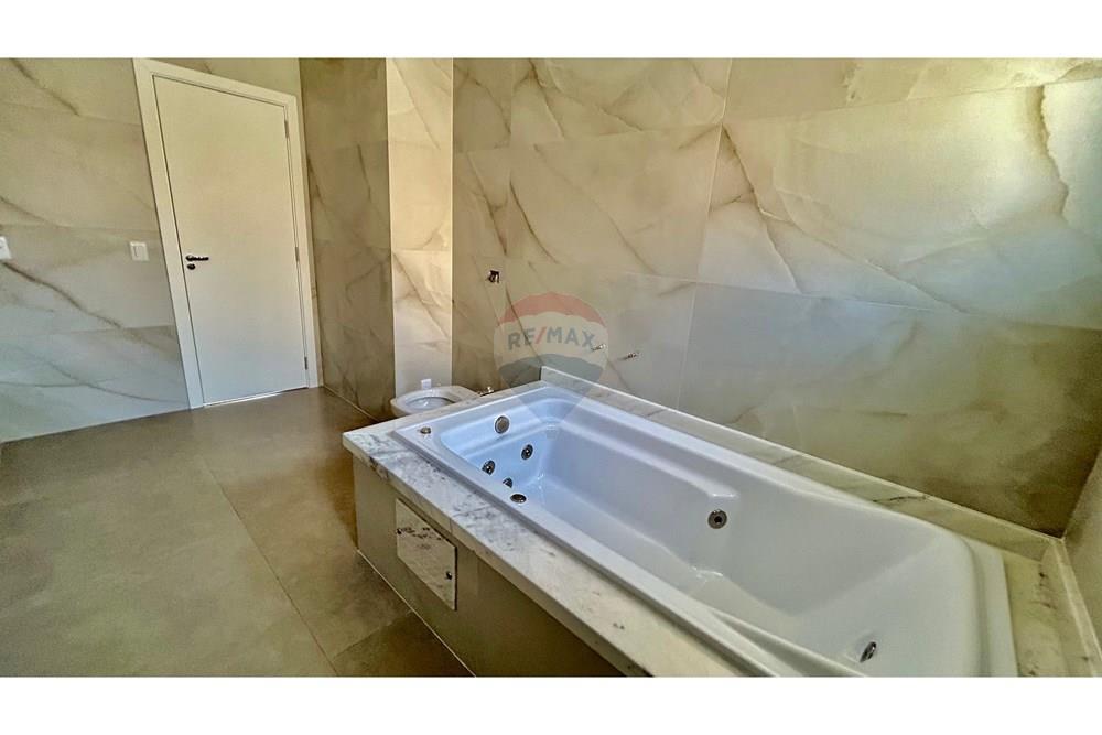 Sobrado - Venda - Canoas , Rio Grande do Sul - 82d78607-716a-4a08-aaa6-5fa29bbd003a.jpg - 610241040-17