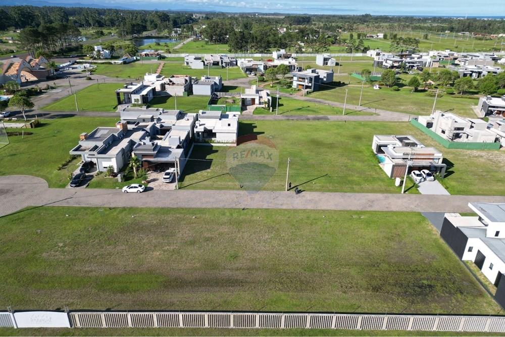 Terreno - Venda - Capão da Canoa , Rio Grande do Sul - 31f85b2f-bf7a-40e2-8475-f22b282b138c.jpeg - 612731020-38