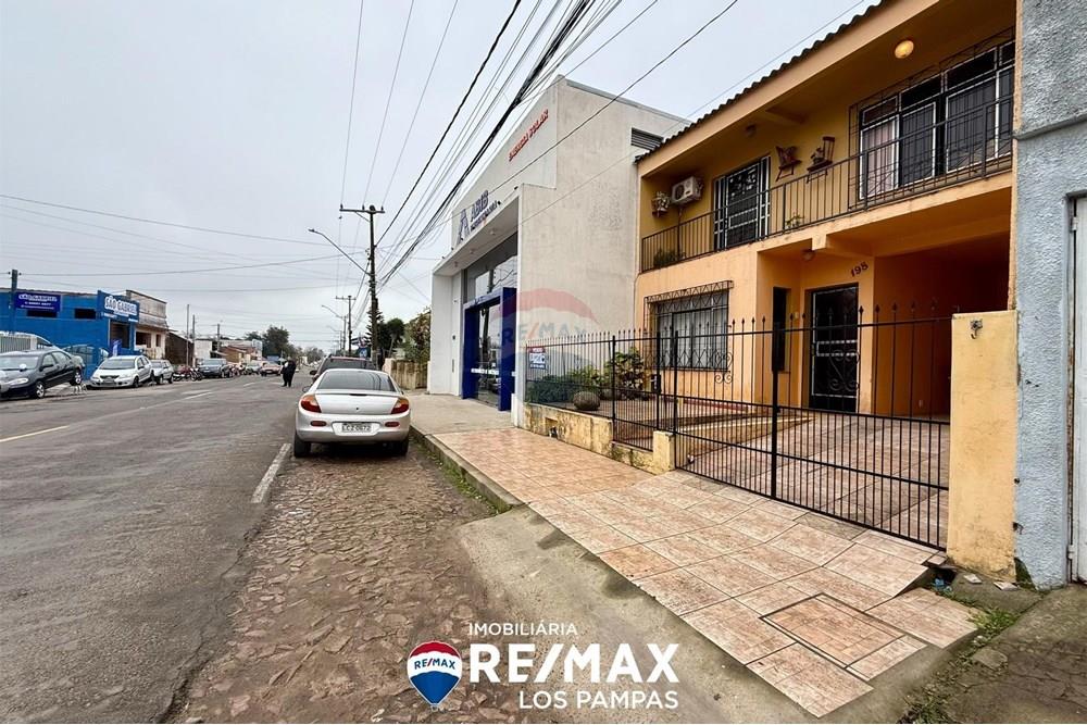 Sobrado - Venda - São Gabriel , Rio Grande do Sul - 16a14ff4-48cd-490c-994c-6c4ae5271c86.jpeg - 612631037-7