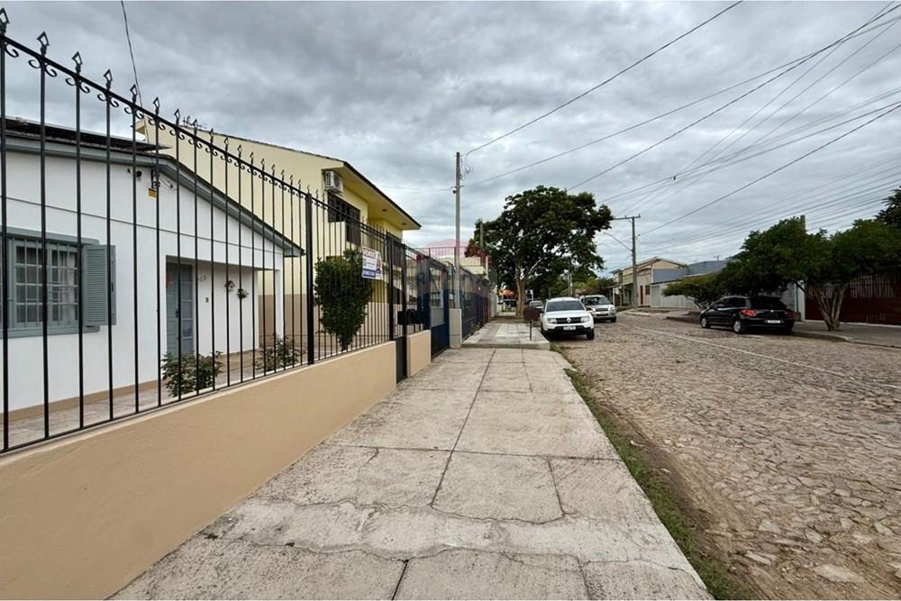 Casa - Venda - São Gabriel , Rio Grande do Sul - c3086b15-717e-4ff4-862b-7d1f1a7351a1.jpg - 612631028-30