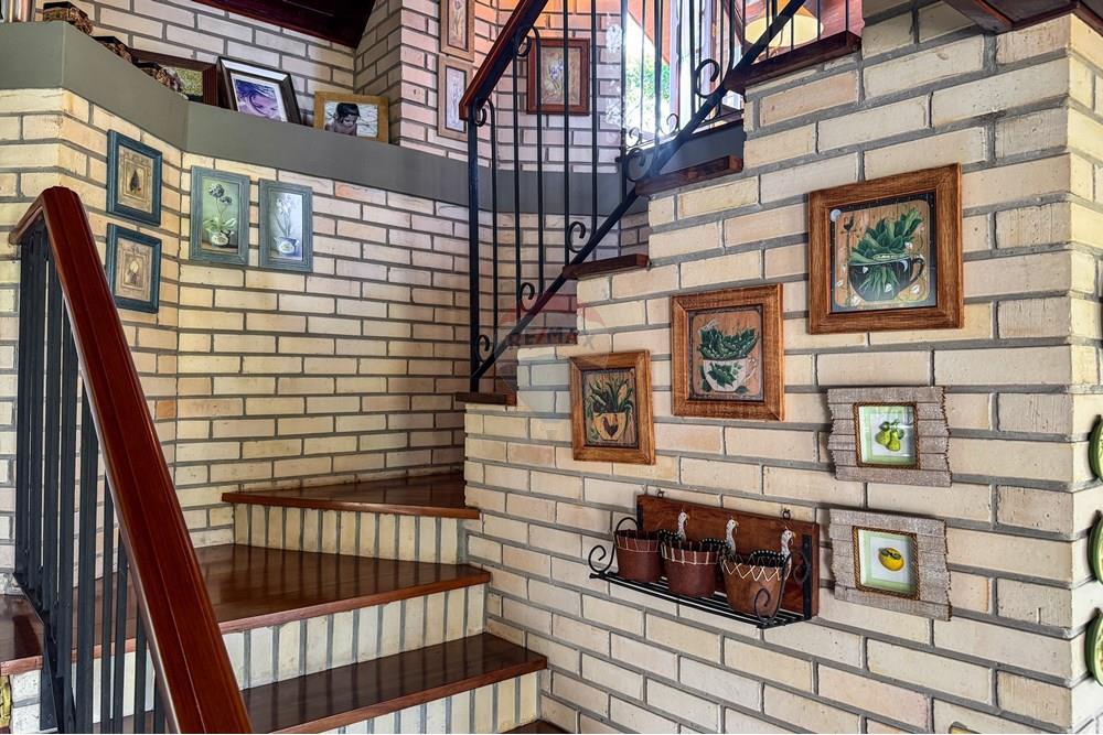 Casa - Venda - Canela , Rio Grande do Sul - Escada.JPG - 610131005-46