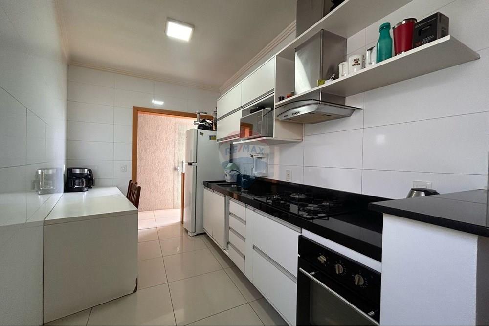 Casa - Venda - Passo Fundo , Rio Grande do Sul - Imagem do WhatsApp de 2025-04-01 à(s) 19.47.07_78fec81b.jpg - 610271078-15