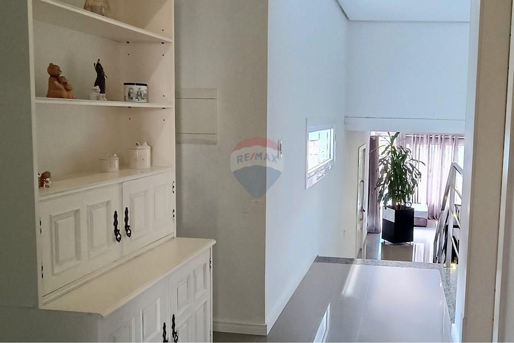 Casa - Venda - Bento Gonçalves , Rio Grande do Sul - 380f9d6f-f4d1-4cda-9fca-6b64daa95045.jpg - Corredor - 610331032-56