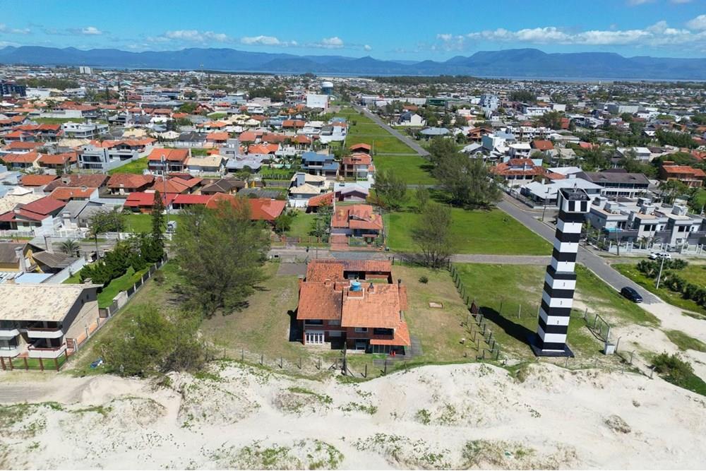 Sobrado - Venda - Capão da Canoa , Rio Grande do Sul - WhatsApp Image 2025-12-09 at 18.59.46 (1).jpeg - 612671074-61