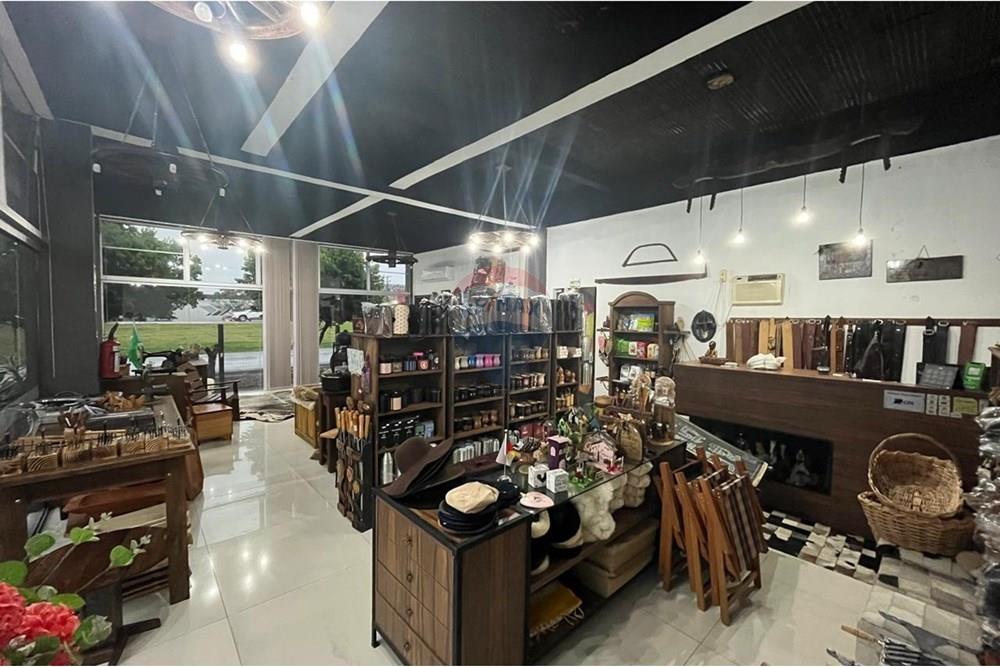 Casa Comercial - Venda - Santa Cruz do Sul , Rio Grande do Sul - WhatsApp Image 2025-05-29 at 20.16.29 (6).jpeg - 612741028-36