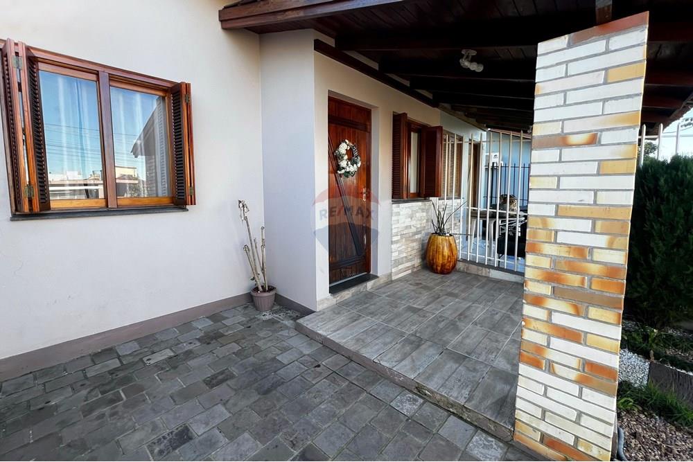 Residential - ਅਲੱਗ ਥਲੱਗ ਬਣਿਆ ਹੋਇਆ ਘਰ - Sapiranga , Rio Grande do Sul - BR - Porta 1.jpg - ਵਰਾਂਡਾ - 610461003-25