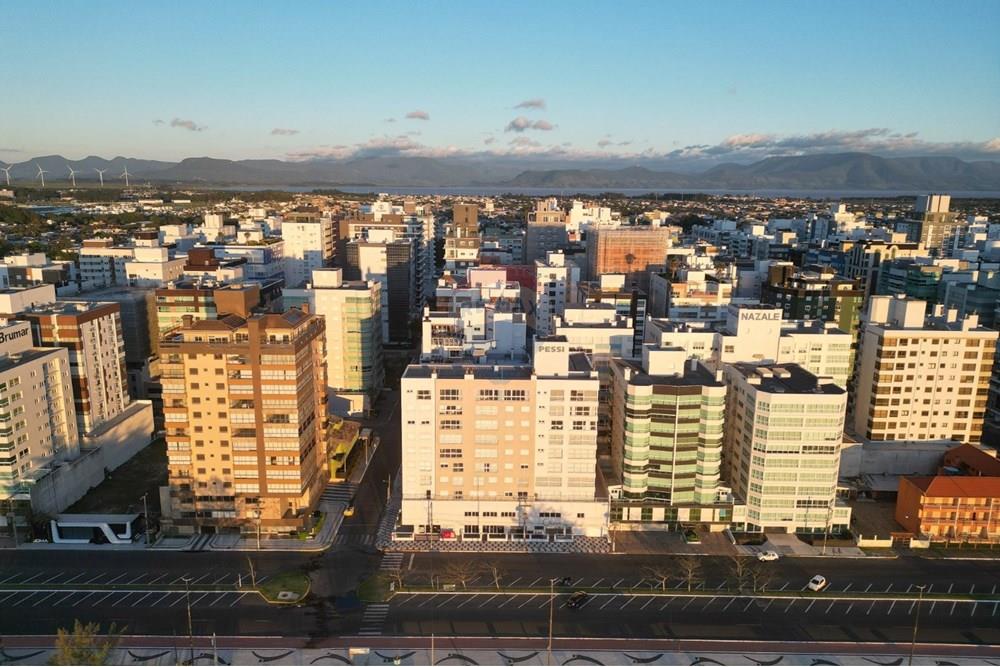 Apartamento - Venda - Capão da Canoa , Rio Grande do Sul - Imagem do WhatsApp de 2025-10-14 à(s) 18.36.40_b7d5b9bf.jpg - Fachada - 612671052-11