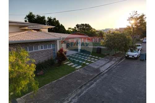 Venda-Casa-Rua Quatro, , 3  - Quadra 10 - Lote 3  - Manguinhos , Serra , Espírito Santo , 29173115-620131011-59