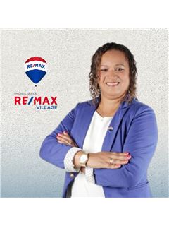 Monick Barros - RE/MAX VILLAGE