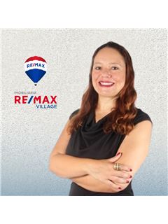 Mariana Leal - RE/MAX VILLAGE