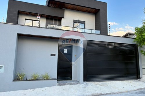 Venda-Casa-Rua Iberê Camargo , 102  - Casa de rua pública  - Loteamento Villa Branca , Jacareí , São Paulo , 12301370-631471048-56