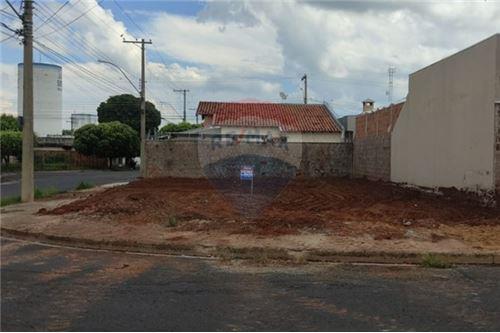 Venda-Terreno-Rua Antônio Kfouri , 563  - Próximo a Escola  - Parque das Aroeiras II , São José do Rio Preto , São Paulo , 15042170-631321001-1