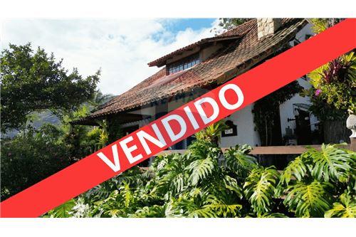 For Sale-Townhouse-Estr. do Calembe , 380  - Condomínio Nogueira Ville  - Nogueira , Petropolis , Rio de Janeiro , 25730-360-631161001-75