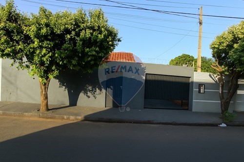 Venda-Casa-Avenida Francisco Gimenez , 1107  - Próximo ao SAEE  - Centro , Promissão , São Paulo , 16370-067-631441009-36