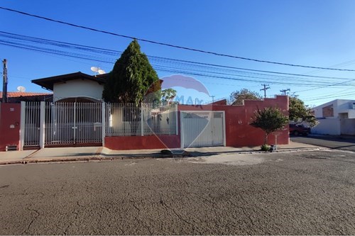 Venda-Casa-Rua Mario Pinto de Avelar Fernandes , 40  - Ao lado do Hospital HapVida  - Parque Aeroporto , Lins , São Paulo , 16402134-630511044-42