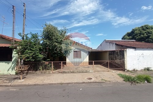 Venda-Casa-Rua Noroeste , 212  - Labaté , Lins , São Paulo , 16400557-630511048-49