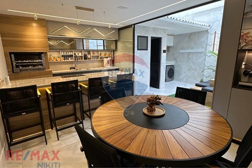 Venda-Casa-Rua Guaianazes , 20  - São Francisco , Niterói , Rio de Janeiro , 24360310-631521015-18