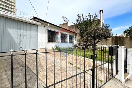 Venda-Casa-Rua Antônio Francisco da Silva , 209  - Próximo ao Hospital da Criança de Guarulhos  - Jardim Gumercindo , Guarulhos , São Paulo , 07090-040-631421011-6