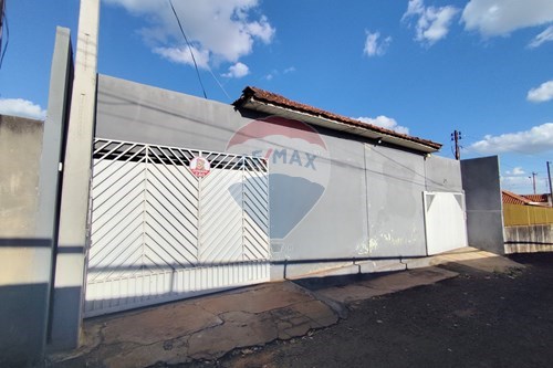 Venda-Casa-Rua Presidente Vargas , 790  - Próximo ao Pontilhão  - Centro , Andradina , São Paulo , 16900443-631201014-50