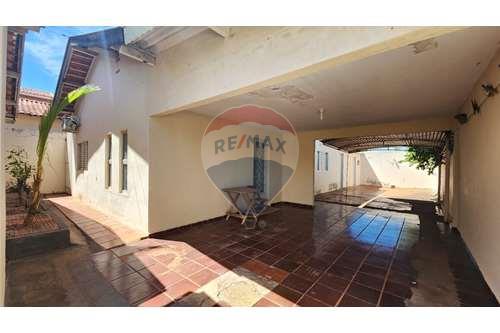 For Sale-House-Av. Barão do Rio Branco , 2254  - Linha do trem  - Piscina , Andradina , São Paulo , 16901430-631201012-28