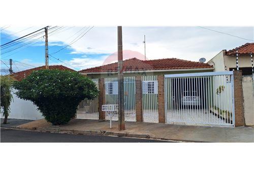 For Sale-House-Avenida Amazonas 735 , 1  - Próximo a escola  - Eldorado , São José do Rio Preto , São Paulo , 15043-380-631321007-9