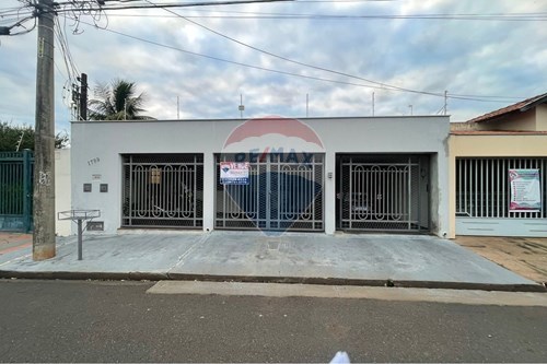 Venda-Casa-Rua Vereador Aldo Campos , 1789  - prox guarda municipal  - Novo Paraíso , Araçatuba , São Paulo , 16050145-630541019-63