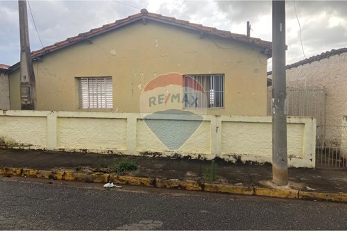 Venda-Casa-Rua Amarilio Vieira de Proença , 37  - Centro , Salto de Pirapora , São Paulo , 18160-035-631181052-202