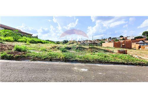 For Sale-Land-Rua Augusto Mazzoni , 07/138  - Lívia I , Botucatu , São Paulo , 18.606-465-630111045-9