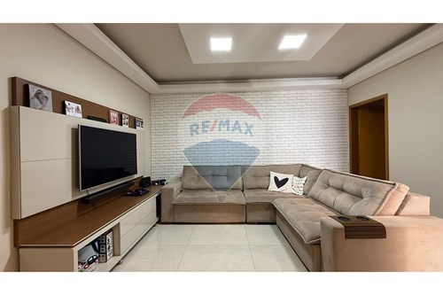 Venda-Casa-Rua Justino Miranda de Camargo , 998  - Jardim Chácara dos Pinheiros , Botucatu , São Paulo , 18610130-630481126-13