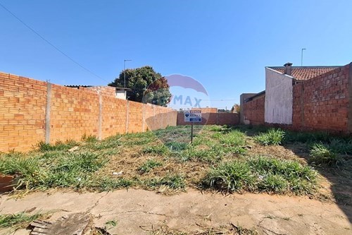 Venda-Terreno-Rua Antônio Madureira , lote 03  - em frente mercado Marluce  - Rubião Junior , Botucatu , São Paulo , 18618116-630111077-13