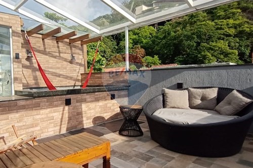 Venda-Casa-Rua Tamoios , 241  - Rua paralela a Av. Rui Barbosa  - São Francisco , Niterói , Rio de Janeiro , 24360380-631521007-19