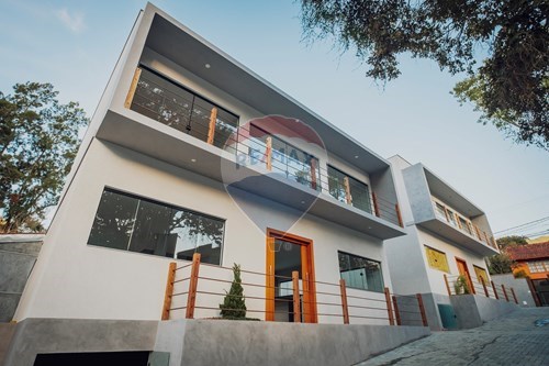 Venda-Casa-Rua Wenceslau Brás , 151  - Cônego , Nova Friburgo , Rio de Janeiro , 28621-670-630551023-216