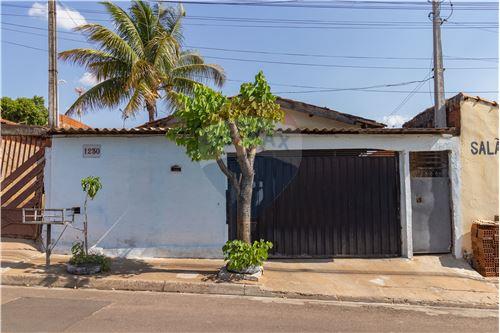 Venda-Casa-Rua Pericles Pimentel Salgado , 1230  - Umuarama , Araçatuba , São Paulo , 16013040-630541013-25