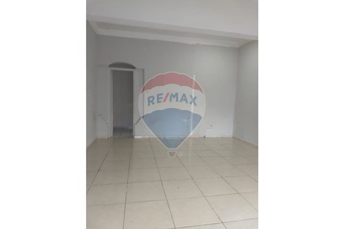 Alugue Espaço Comercial Central em São Roque