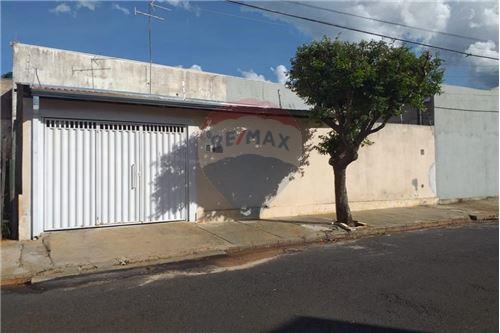 For Sale-House-Rua Arthur Bernardes , 40  - paralelo com a Av. Nicolau Zarvos  - Jardim Aeroporto , Lins , São Paulo , 16401-375-631011006-3