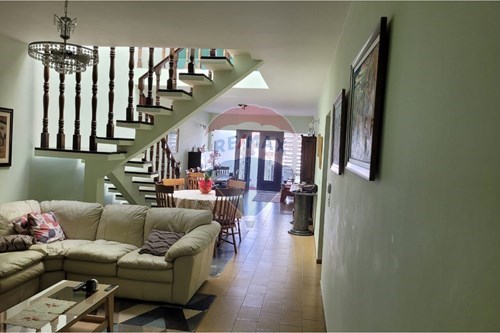 Venda-Casa Comercial-Avenida Aurora Ariza Meloni , 68  - Rua Em frente a Padaria Colinas do Sol  - Vila Oliveira , Mogi das Cruzes , São Paulo , 08790240-631251047-99