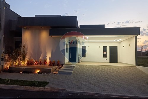 Luxuosa Casa no SetLife Residence Club em SP