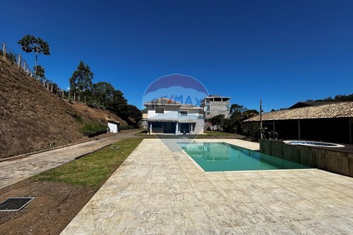 Venda-Casa-Rua Dr Feleciano Benedito Da Costa , 2641  - E. Municipal Professora Nair de Araújo Rodrigues  - São Geraldo , Nova Friburgo , Rio de Janeiro , 28630-330-630551085-30