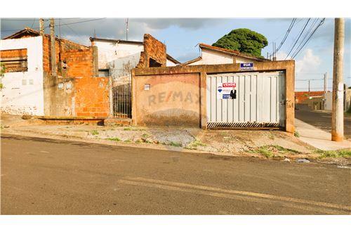 For Sale-House-Rua Cassemiro Gomes Filho , 1001  - Parque Marajoara  - Parque Marajoara , Botucatu , São Paulo , 18606400-630581004-33