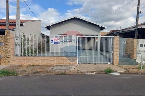 Venda-Casa-Rua Pedro Ângela , 520  - Vila Pinheiro Machado , Botucatu , São Paulo , 18609680-630111087-2