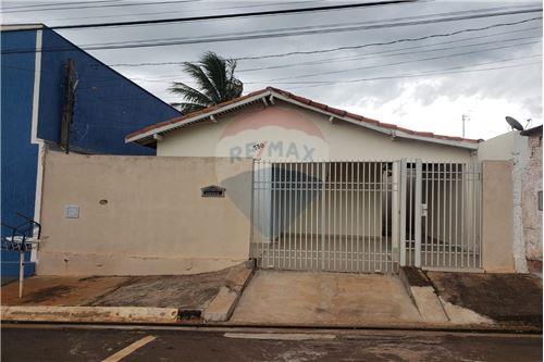 Alugar-Casa-José Martins Rodrigues , 730  - Antiga rua 06  - Conjunto Habitacional Álvaro Gasparelli I , Andradina , São Paulo , 16900000-631201004-76