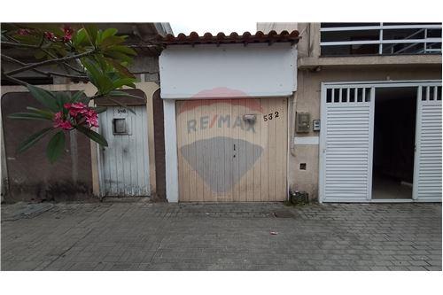 Venda-Casa-Rua da Independência , 532  - próximo ao colégio Luís Lindemberg  - Guarani , Cabo Frio , Rio de Janeiro , 28909-460-630361022-87