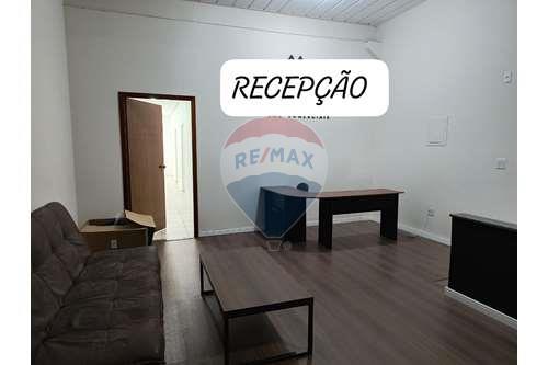 Alugar-Cj. Comercial/ Sala-Rua Professor Toledo , 174  - Próximo a Praça da Igreja da Matriz  - Centro , Araçoiaba da Serra , São Paulo , 18190000-630591115-23