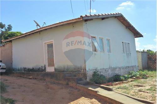 Venda-Casa-Rua Palmiro Bravim , 114  - Rubião Junior , Botucatu , São Paulo , 18618335-630111010-431