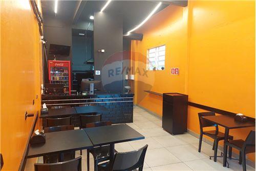 Venda-Ponto Comercial/ Loja-Rua Quissamã , 2078  - Drogaria Raia  - Quissama , Petrópolis , Rio de Janeiro , 25615531-630131012-71