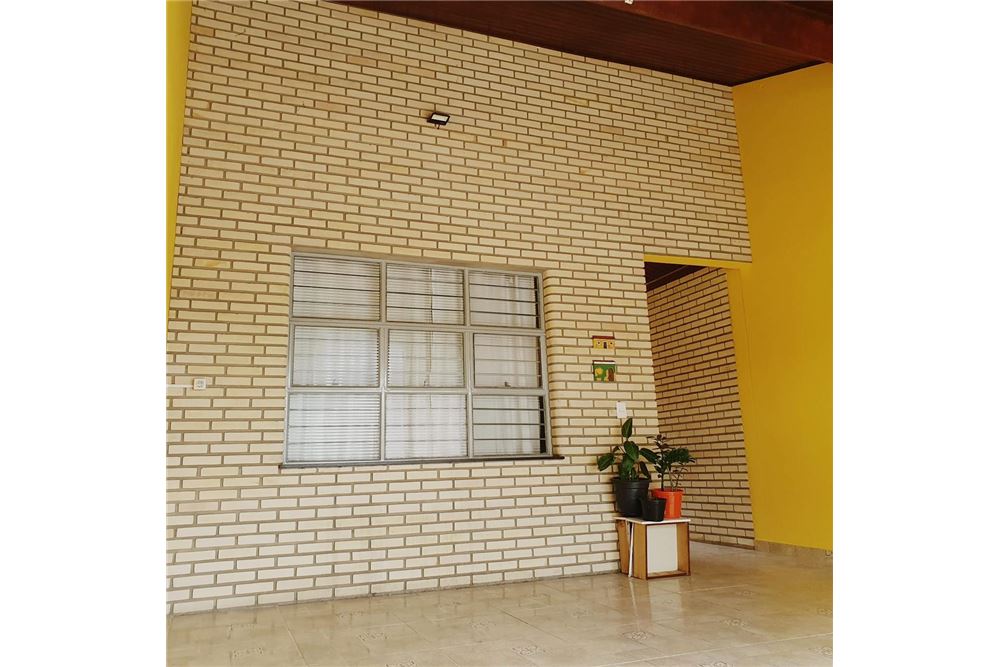 Casa à venda com 2 quartos, 107m² - Foto 2